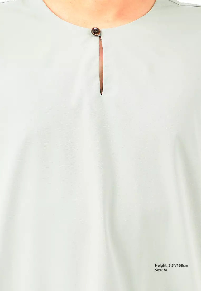 Green Baju Melayu: Timeless Tradition - Image 2